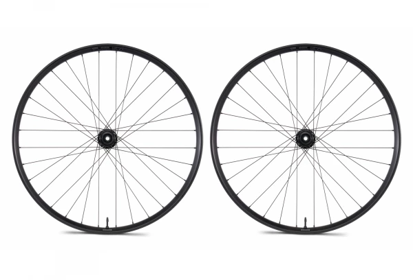 Paire De Roues Seido Magnon 700 | 12x100 - 12x142mm | 6 Trous 3 Paire De Roues Seido Magnon 700 | 12x100 - 12x142mm | 6 Trous