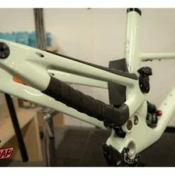 Protège-Base RideWrap Chainstay Armor Noir Mat -Vélos de voyage, Cyclocross & Gravel Soldes unnamed file 3672