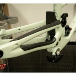 Protège-Base RideWrap Chainstay Armor Noir Mat -Vélos de voyage, Cyclocross & Gravel Soldes unnamed file 3673