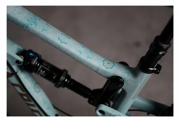 Kit De Protection Cadre Dyedbro Frame Guadalupe Blanc 7 Kit De Protection Cadre Dyedbro Frame Guadalupe Blanc – Image 5