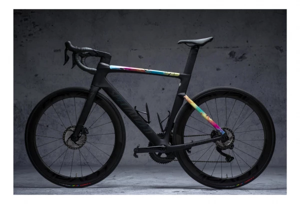 Kit De Protection Cadre Dyedbro Frame Tie Dye Multi-Couleurs 4 Kit De Protection Cadre Dyedbro Frame Tie Dye Multi-Couleurs – Image 2