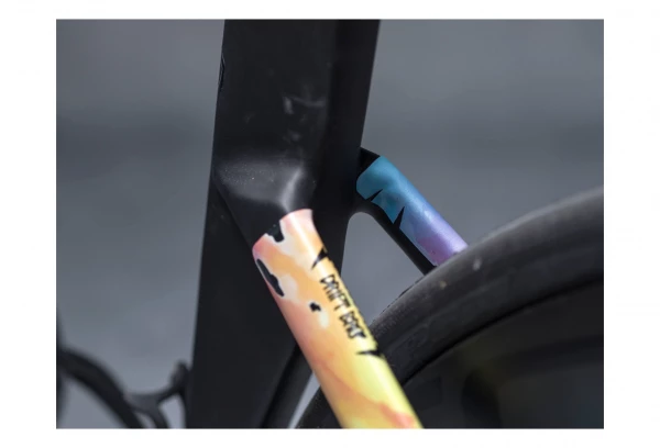 Kit De Protection Cadre Dyedbro Frame Tie Dye Multi-Couleurs 6 Kit De Protection Cadre Dyedbro Frame Tie Dye Multi-Couleurs – Image 4