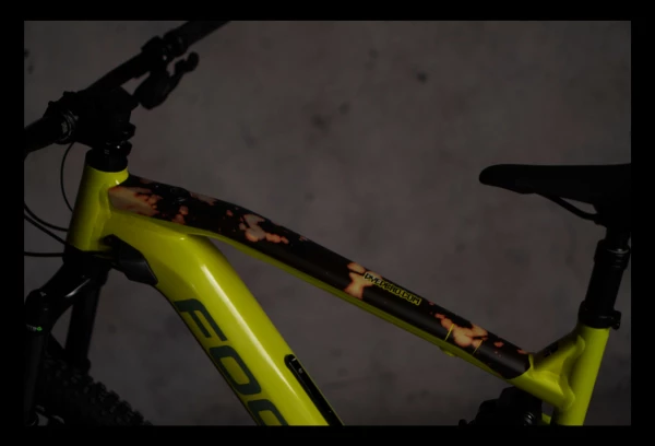 Kit De Protection Cadre Dyedbro Frame Bleach Tie Dye Noir Orange 5 Kit De Protection Cadre Dyedbro Frame Bleach Tie Dye Noir Orange – Image 3