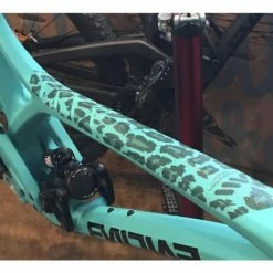 Kit Protection De Cadre ALL MOUNTAIN STYLE Honey Comb 9 Pcs - Cheetah 11 Kit Protection De Cadre ALL MOUNTAIN STYLE Honey Comb 9 Pcs - Cheetah -Vélos de voyage, Cyclocross & Gravel Soldes unnamed file 4302